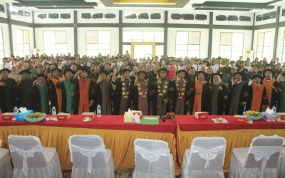 Pengukuhan Mahasiswa Baru UNISSAS TA 2025/2026: Rektor Ajak Mahasiswa Siap Jadi Agen Perubahan